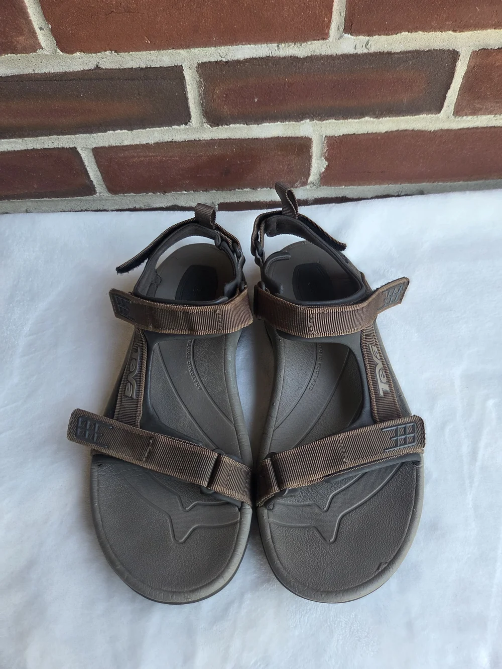 Teva Brown Outdoor Hiking Sport Sandals Men's Size 9 Hook Loop Comfort